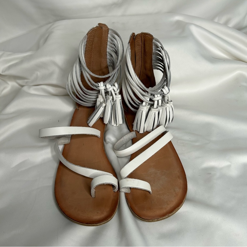 JEFFREY CAMPBELL White Leather fringed Sandal with zipper